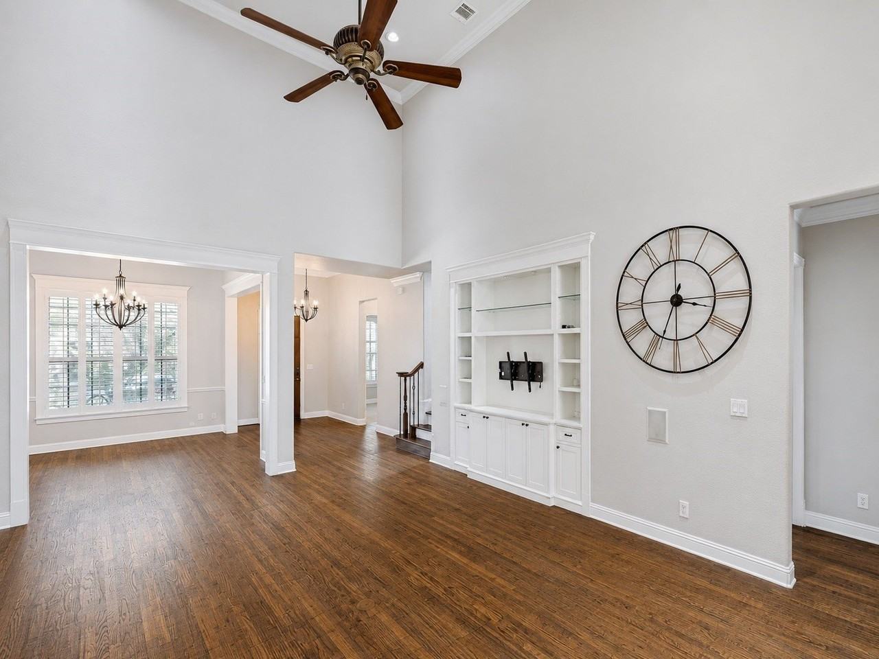 411 Brazoria Dr - Photo 6 of 26