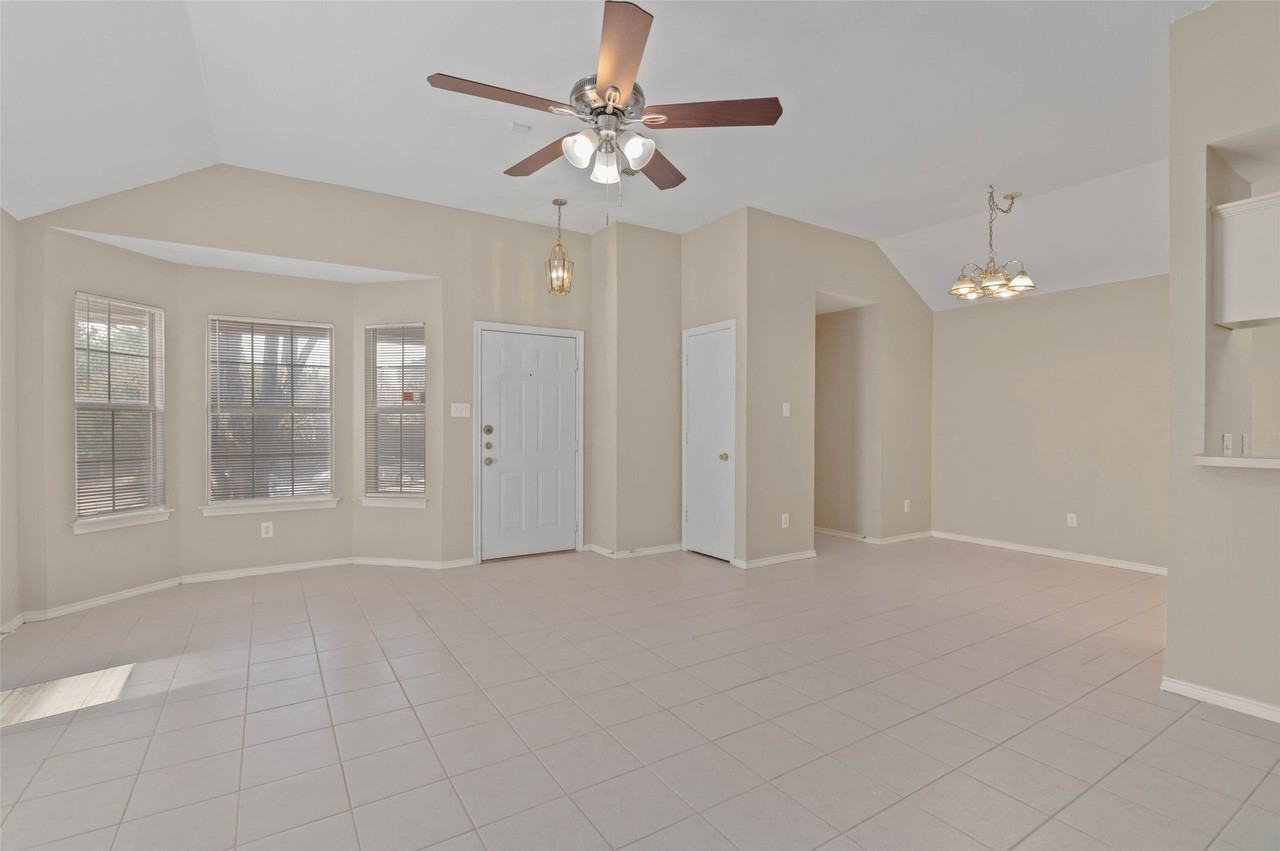1918 Lee Dr - Photo 6 of 24