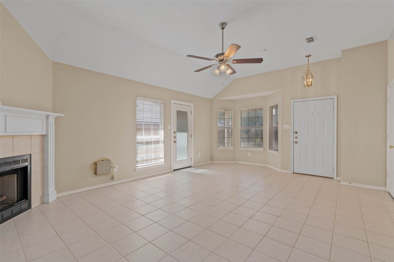 1918 Lee Dr - Photo 7 of 24