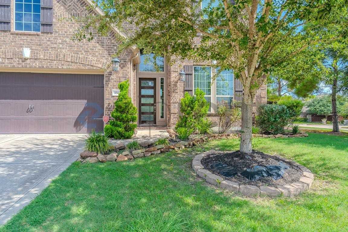 3543 Whitman Dr - Photo 4 of 39