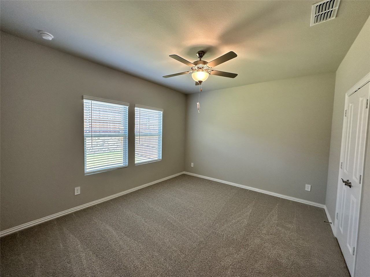 512 Dorothy Dr - Photo 3 of 18