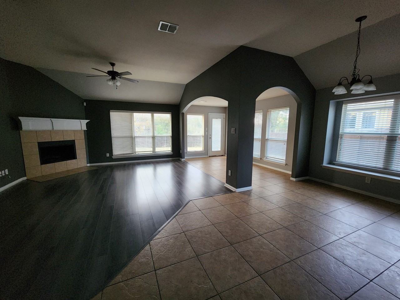 633 Grayson Ln - Photo 3 of 11