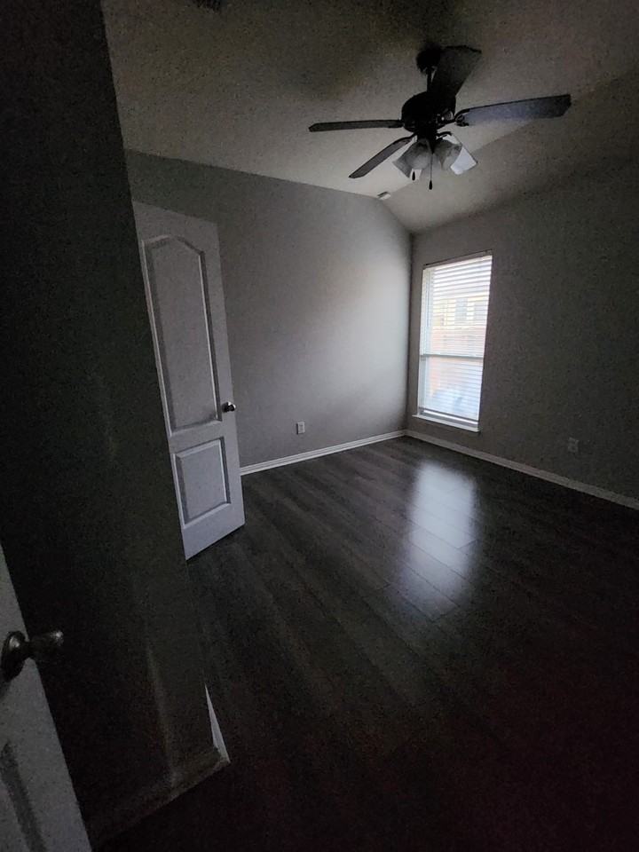 633 Grayson Ln - Photo 6 of 11
