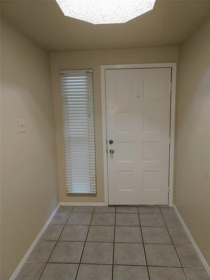 4401 Andalusia Trl - Photo 2 of 19