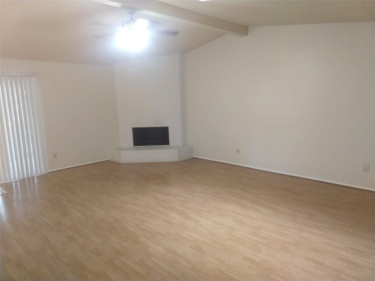 4401 Andalusia Trl - Photo 3 of 19