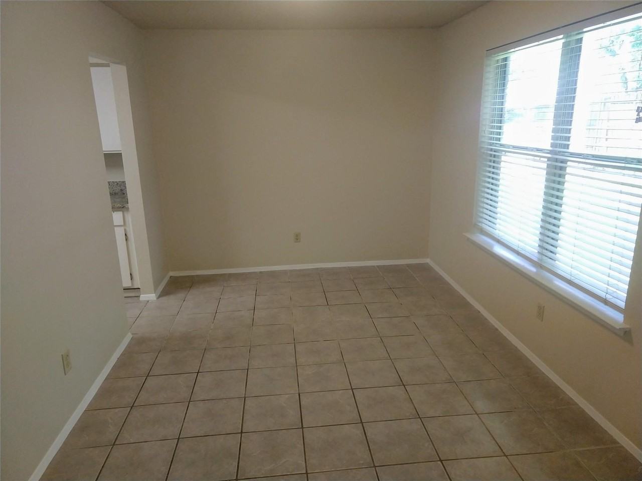 4401 Andalusia Trl - Photo 7 of 19