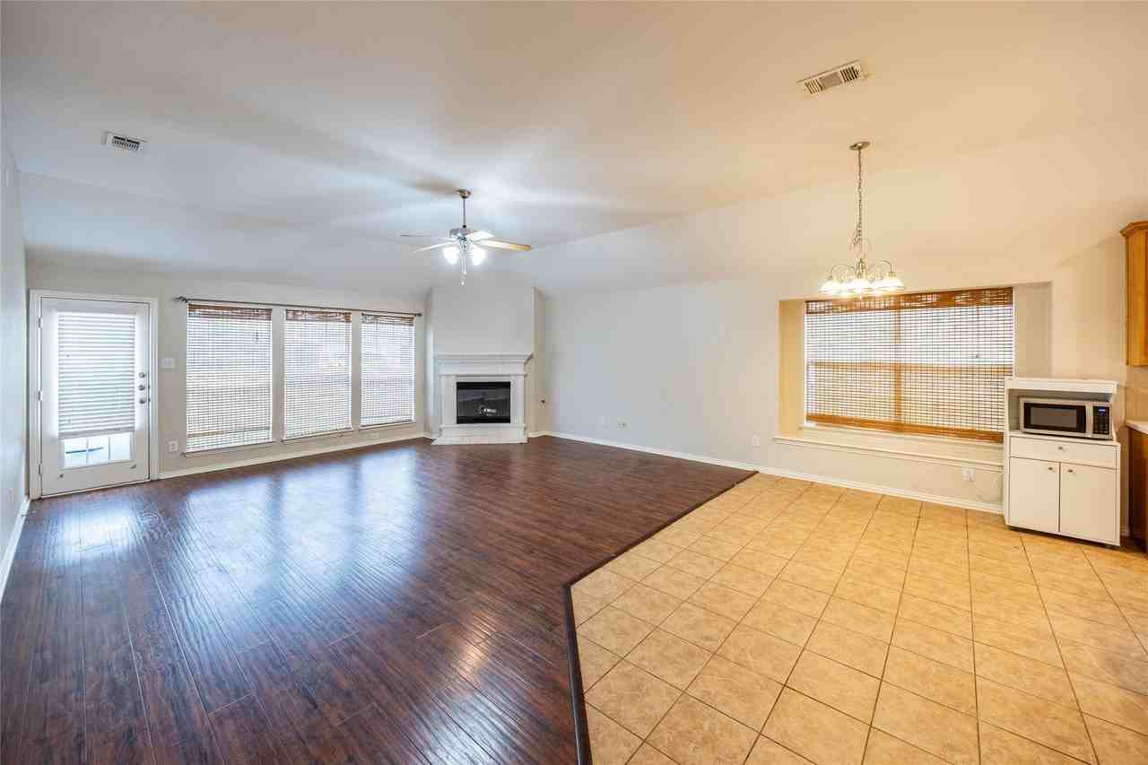 11569 La Grange Dr - Photo 7 of 31