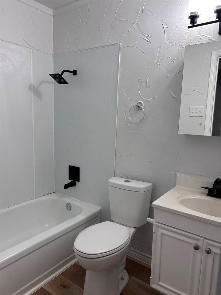 446 Meadowhill Dr - Photo 4 of 13