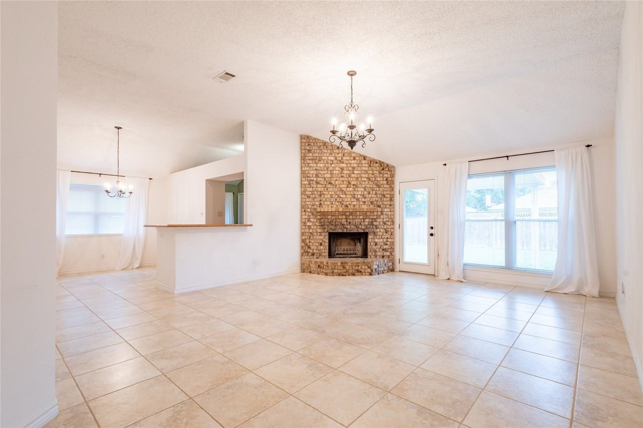1526 Haven Pl - Photo 2 of 39