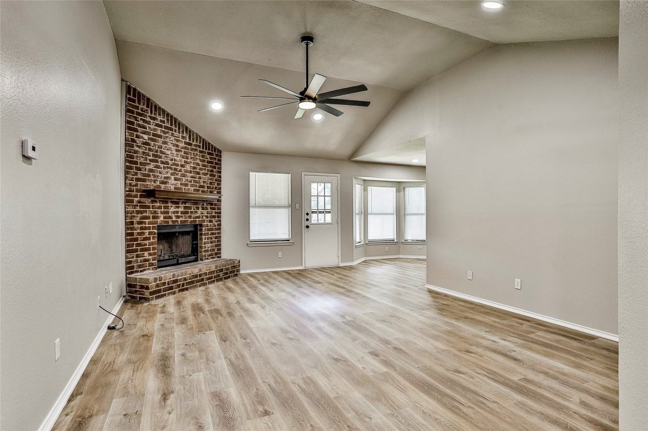 813 Bristol Ave - Photo 4 of 26