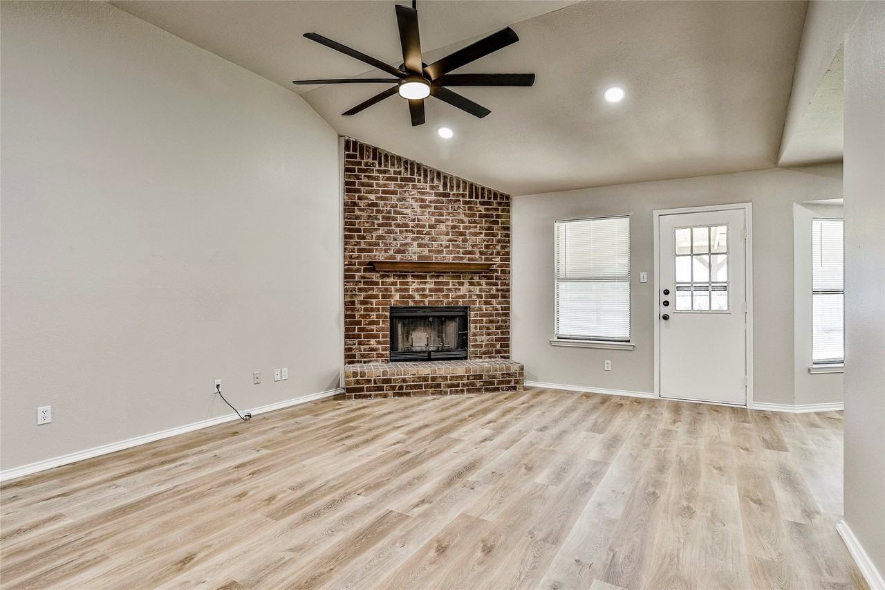 813 Bristol Ave - Photo 6 of 26