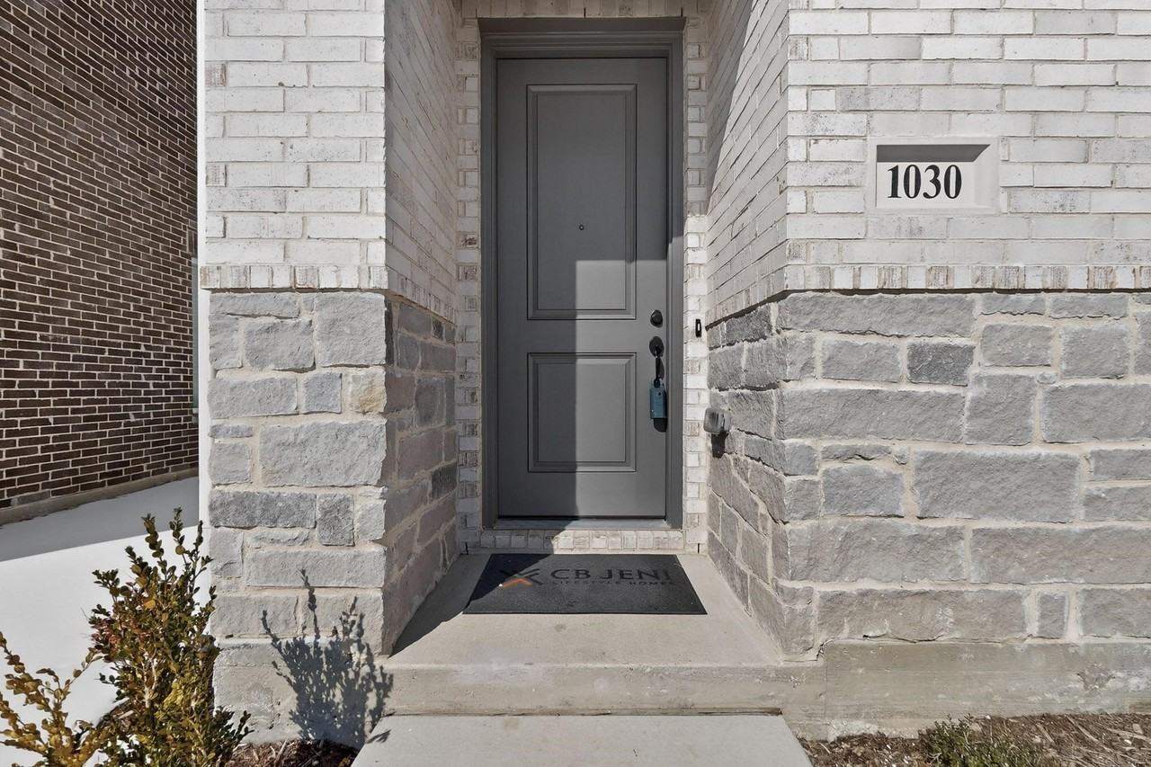 1030 Bristleleaf Way - Photo 2 of 40