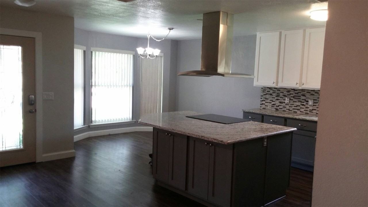 2809 N Ave - Photo 3 of 14