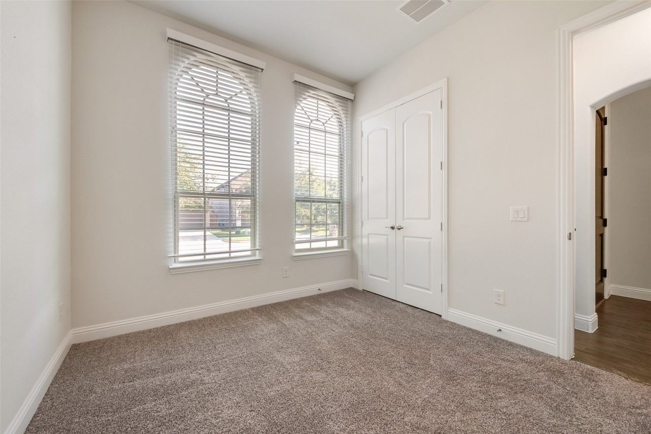 3319 Sequoia Ln - Photo 6 of 26