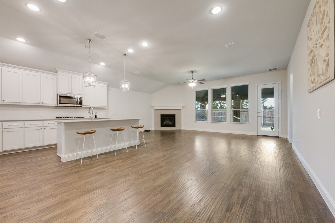 3319 Sequoia Ln - Photo 7 of 26