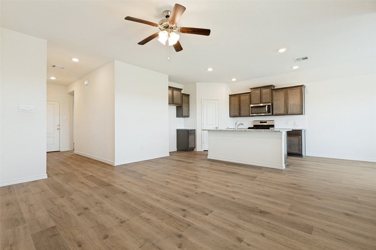 625 Summit Pass Ln - Photo 4 of 16