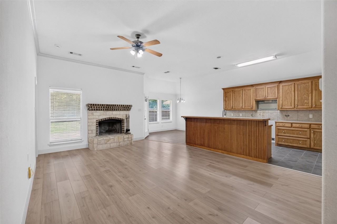 5709 Main St - Photo 3 of 22