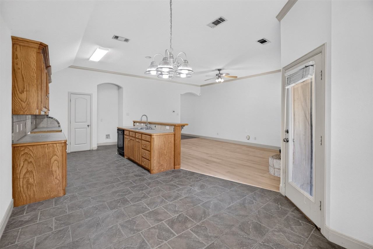 5709 Main St - Photo 6 of 22
