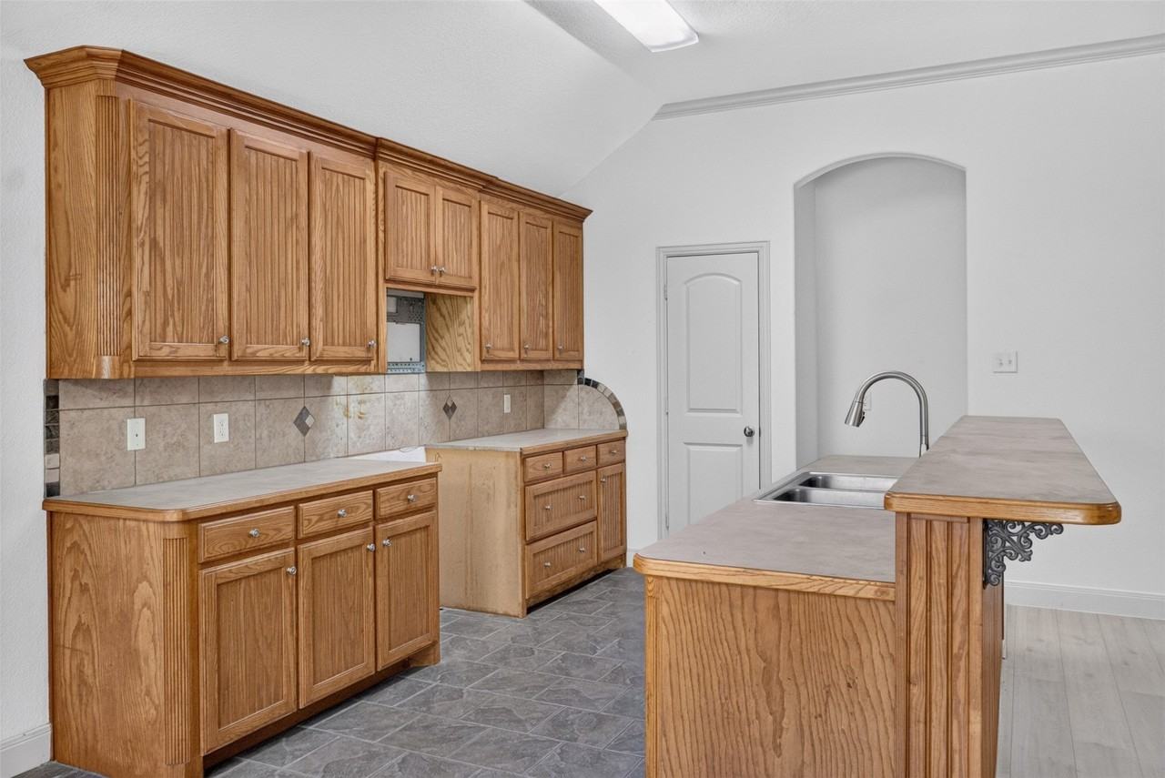5709 Main St - Photo 7 of 22