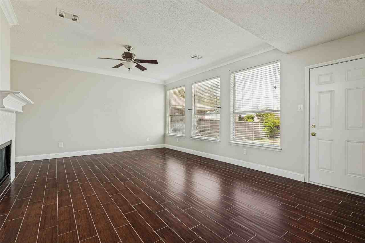 3900 Columbus Dr - Photo 2 of 38