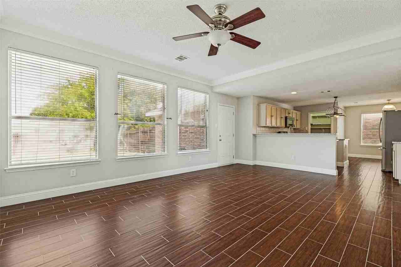 3900 Columbus Dr - Photo 5 of 38