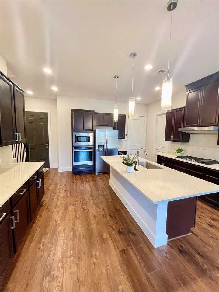 8312 Tuscarora Ln