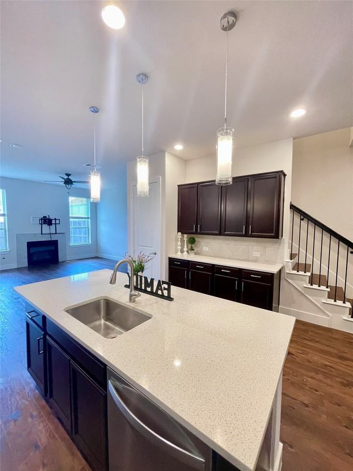 8312 Tuscarora Ln - Photo 6 of 28