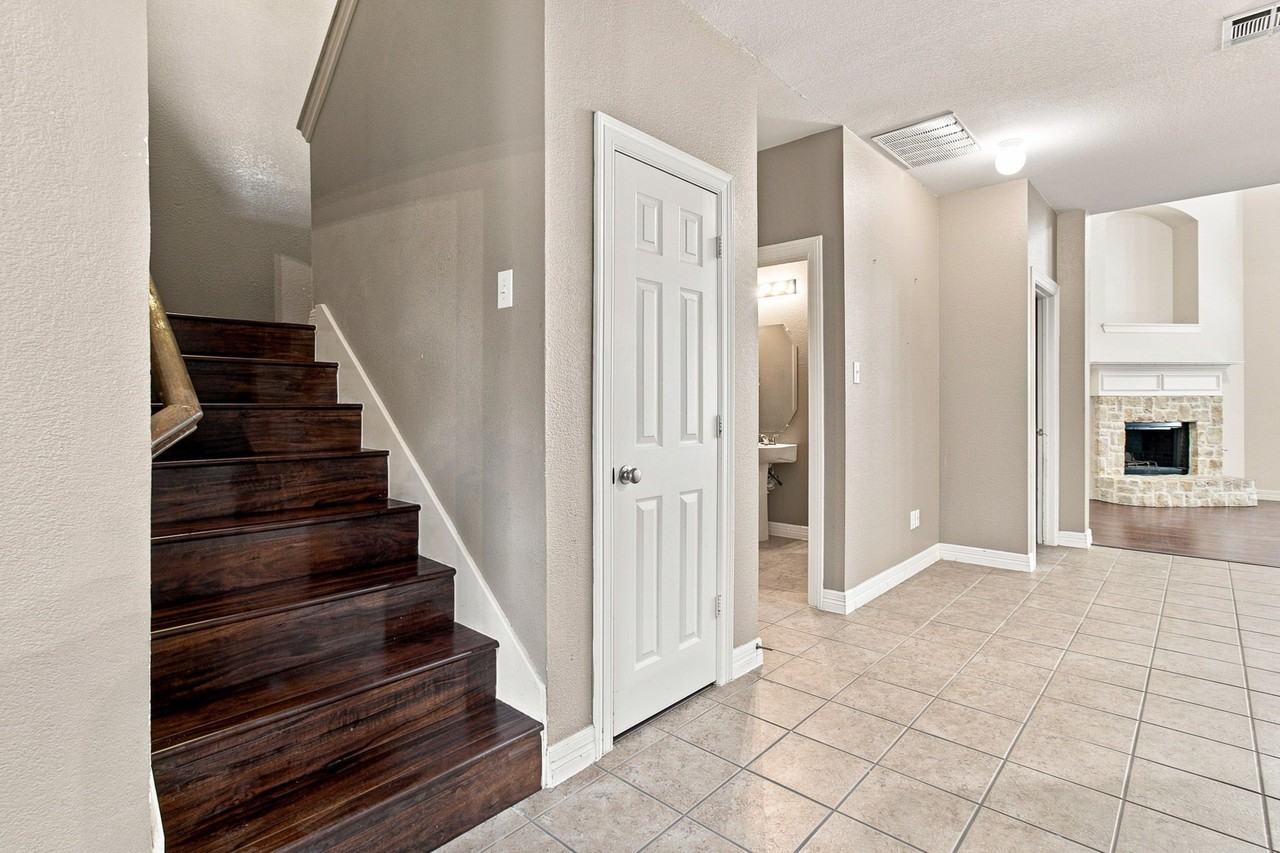 4608 Brighton Dr - Photo 6 of 28