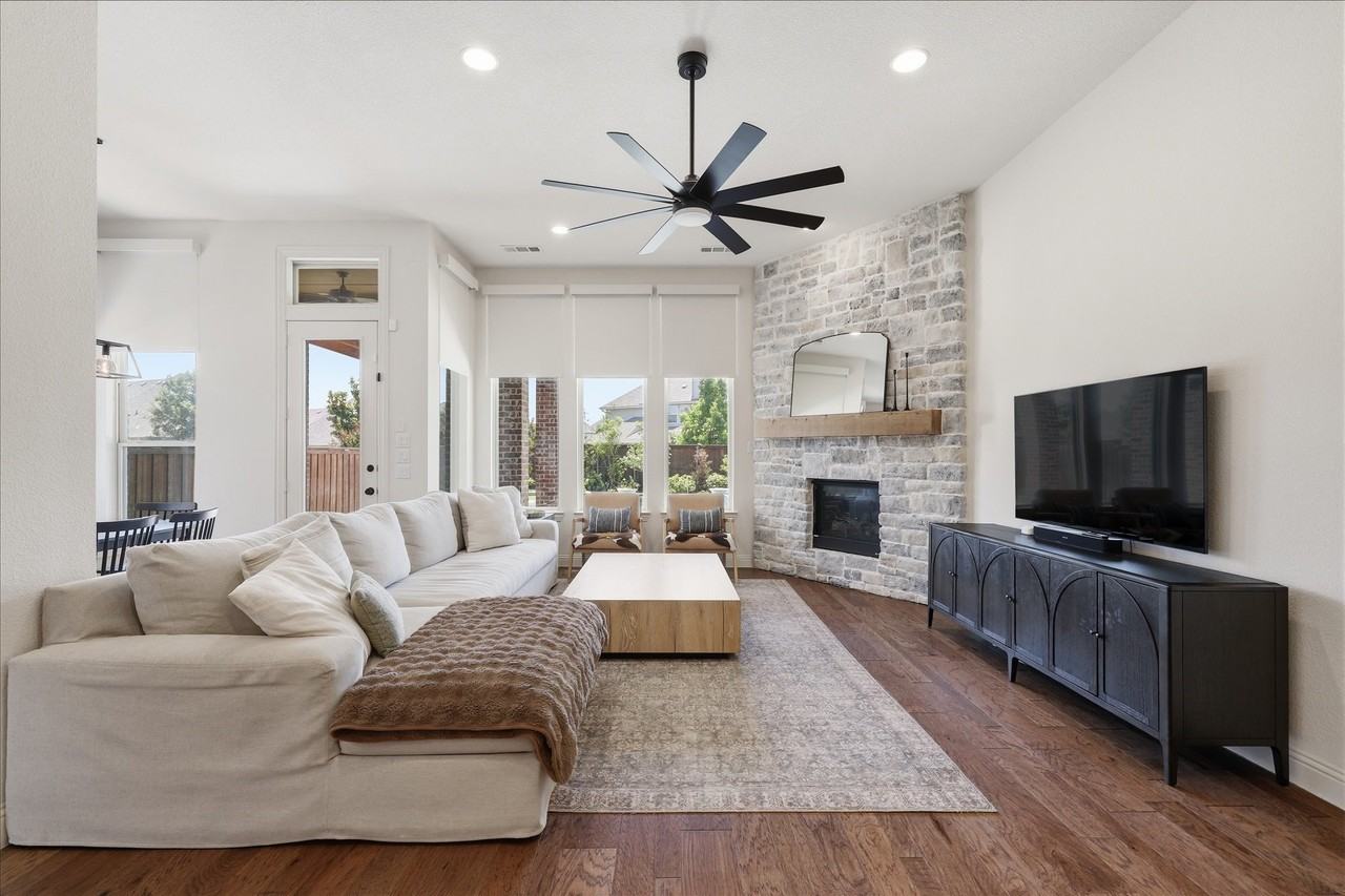 2932 Prescott - Photo 5 of 40