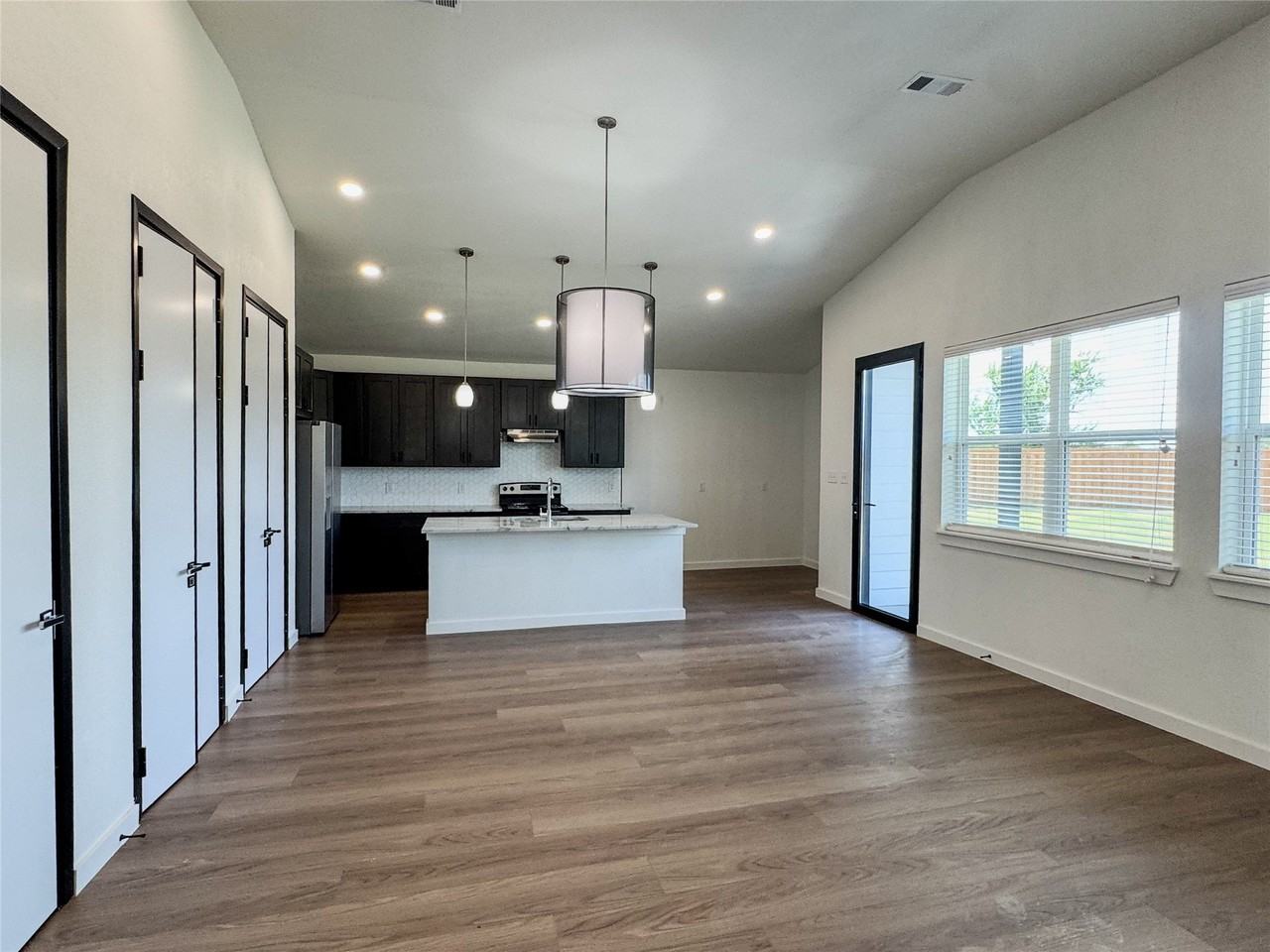 180 Zion Rd - Photo 3 of 10