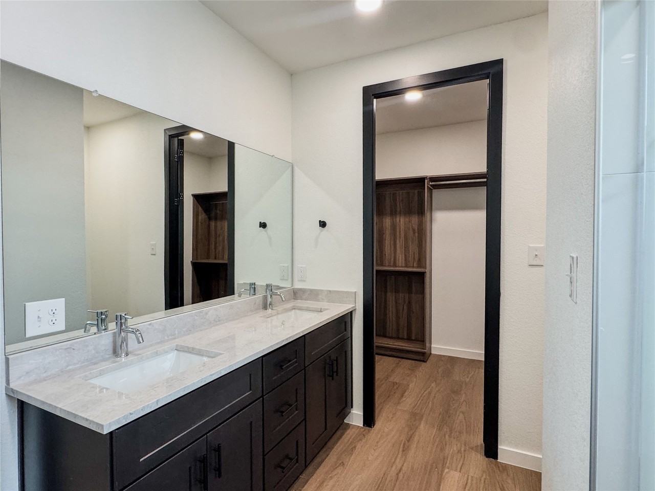 180 Zion Rd - Photo 7 of 10