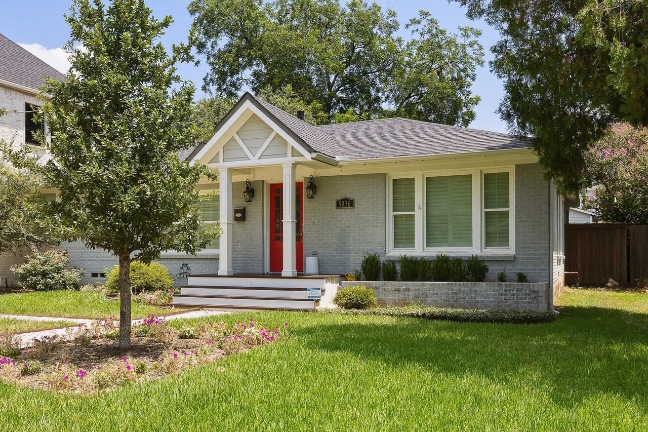 9836 Gooding Dr - Photo 3 of 40
