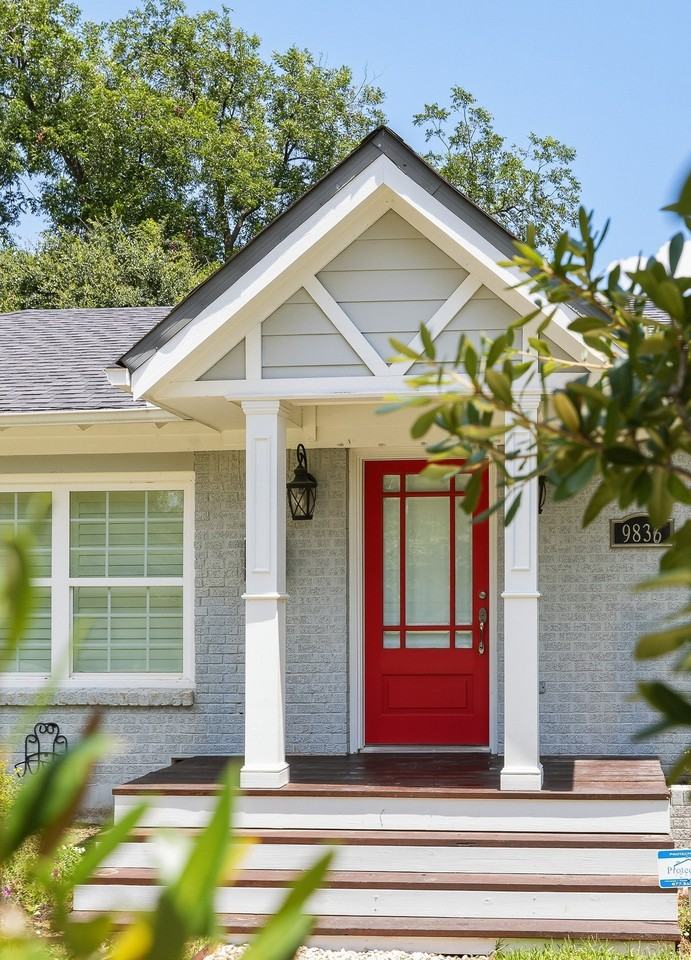 9836 Gooding Dr - Photo 5 of 40