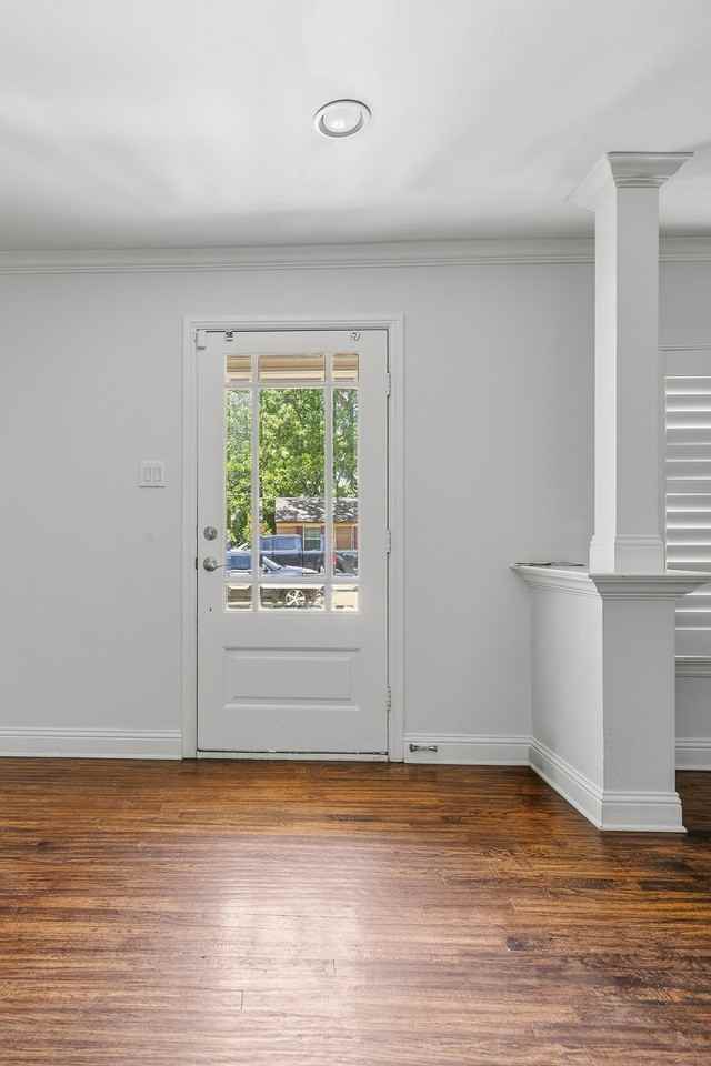 9836 Gooding Dr - Photo 6 of 40