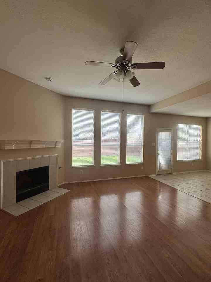 5921 Deer Run Dr - Photo 2 of 30
