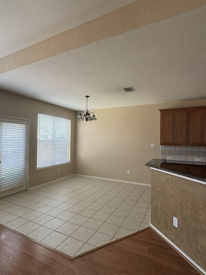 5921 Deer Run Dr - Photo 6 of 30