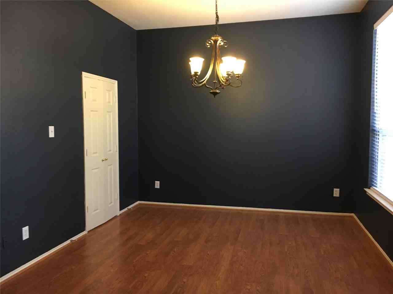 5921 Deer Run Dr - Photo 7 of 30