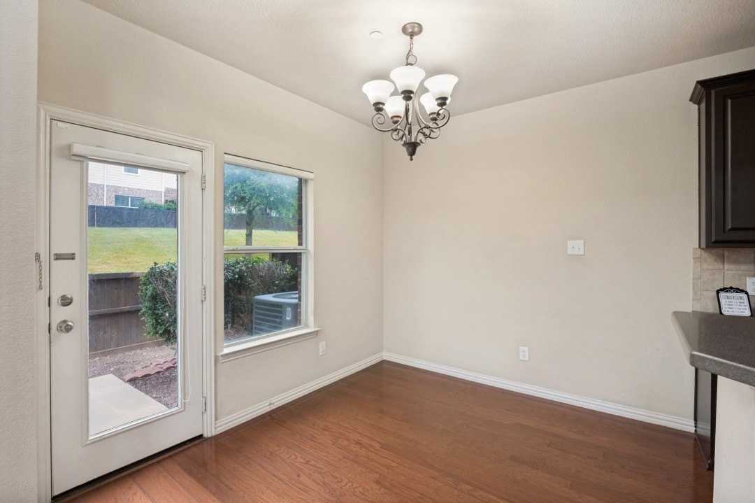 8748 San Bernard St - Photo 7 of 32