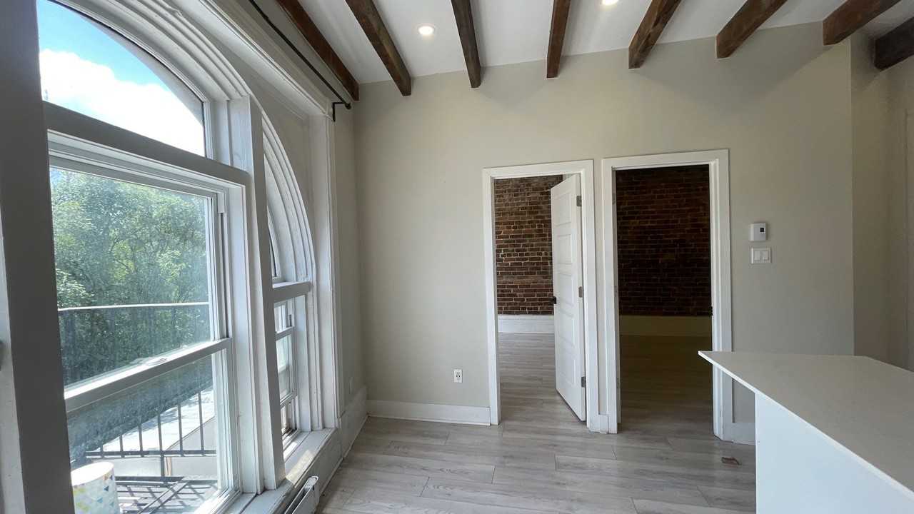 2002 Rue Saint-André — photo 2