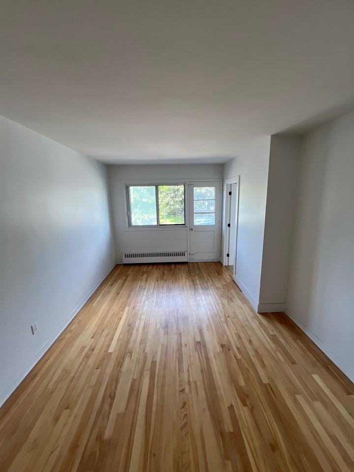 575 32e Avenue — photo 3
