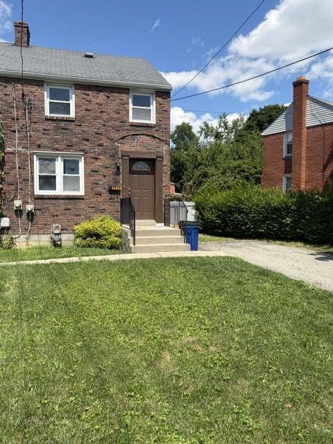 1126 Shadycrest Dr #1 - Photo 2 of 3