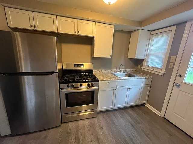 1126 Shadycrest Dr #1 - Photo 3 of 3