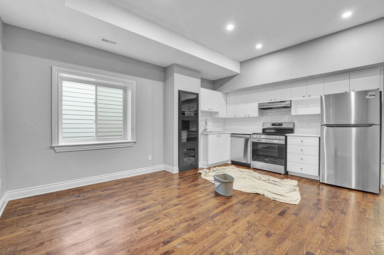 265 Carruthers Avenue - Photo 3 of 14