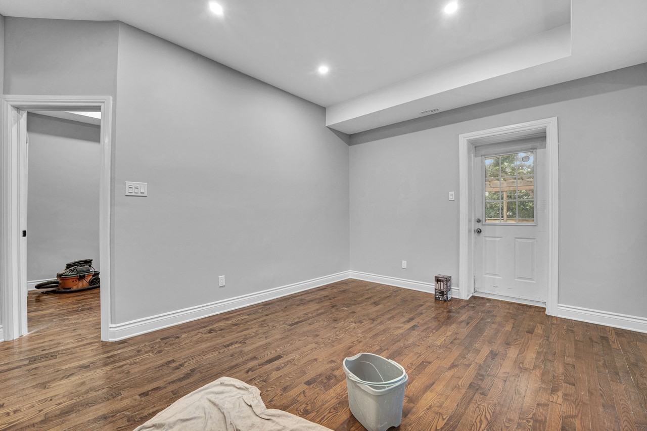 265 Carruthers Avenue - Photo 7 of 14