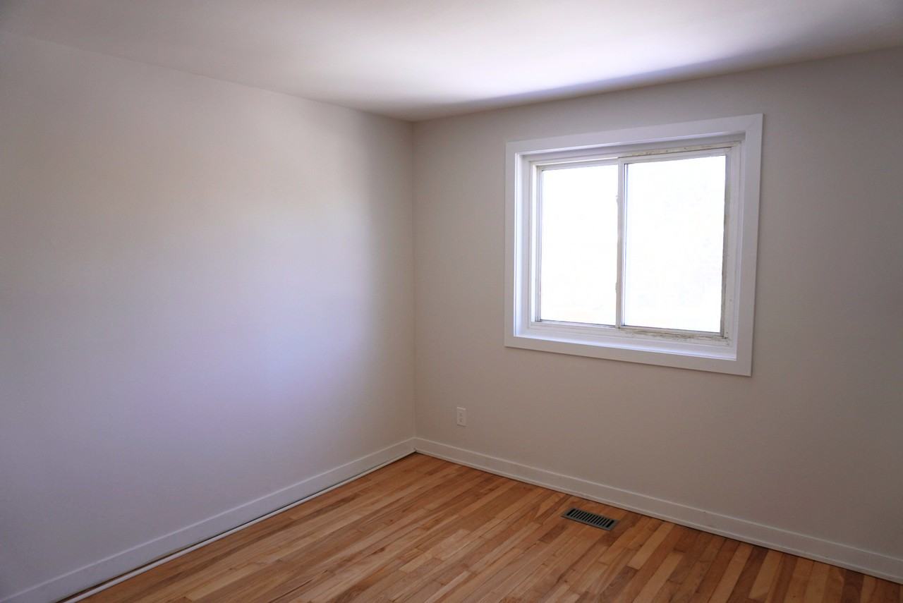 410 Tweedsmuir Ave - Photo 5 of 5