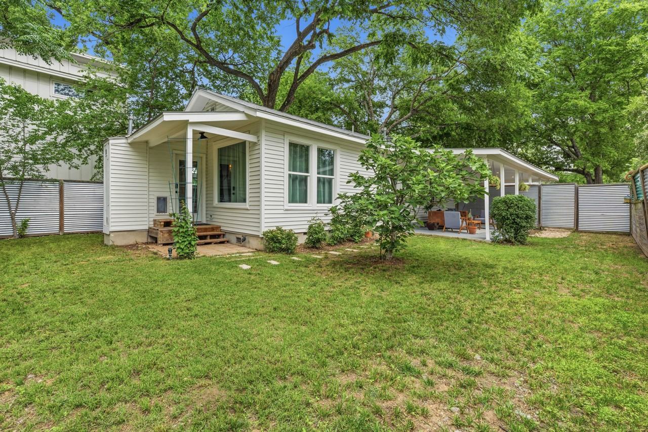 1122 Gunter St - Photo 4 of 30