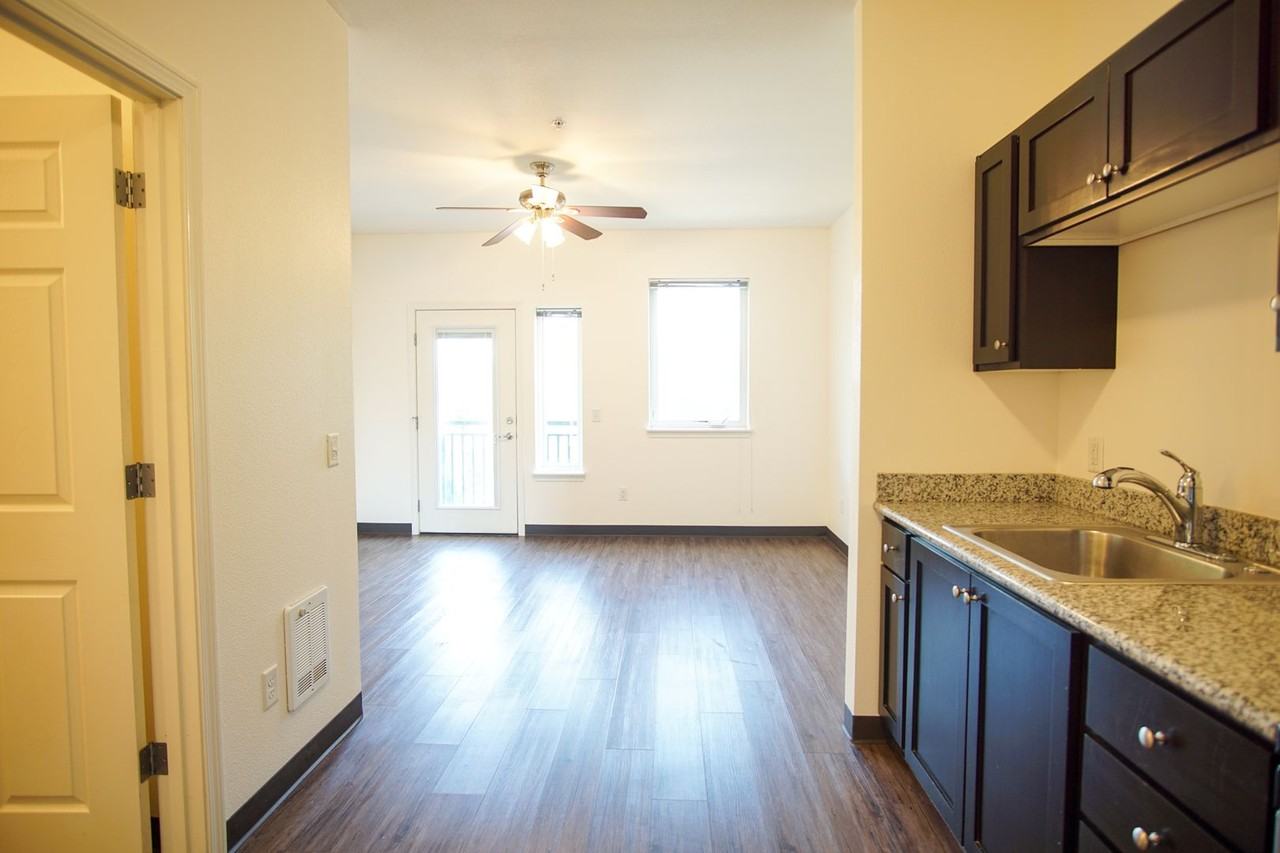 103 S. Meade St - Photo 6 of 41