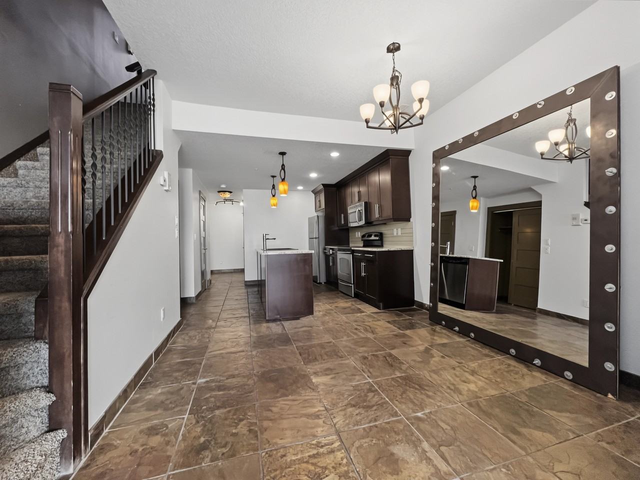 1746 26 Ave Sw - Photo 4 of 21