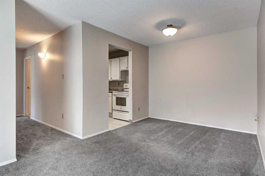 315 Southampton Dr Sw - Photo 2 of 16