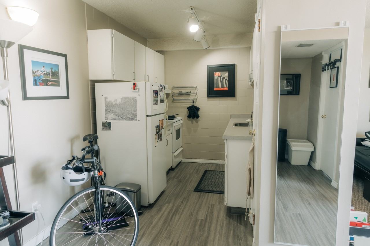 806, 314 14 Street Northwest - Photo 3 of 12